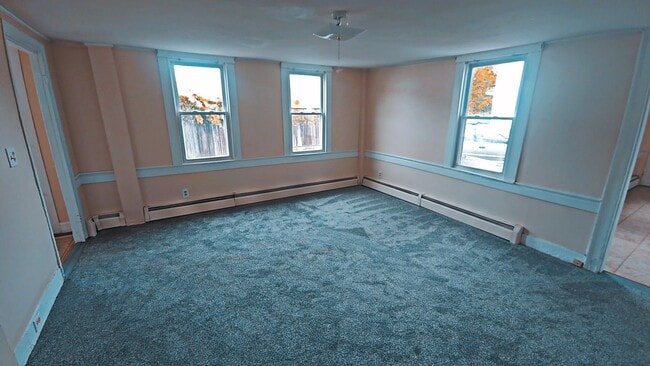 Building Photo - 12 Gray Ave