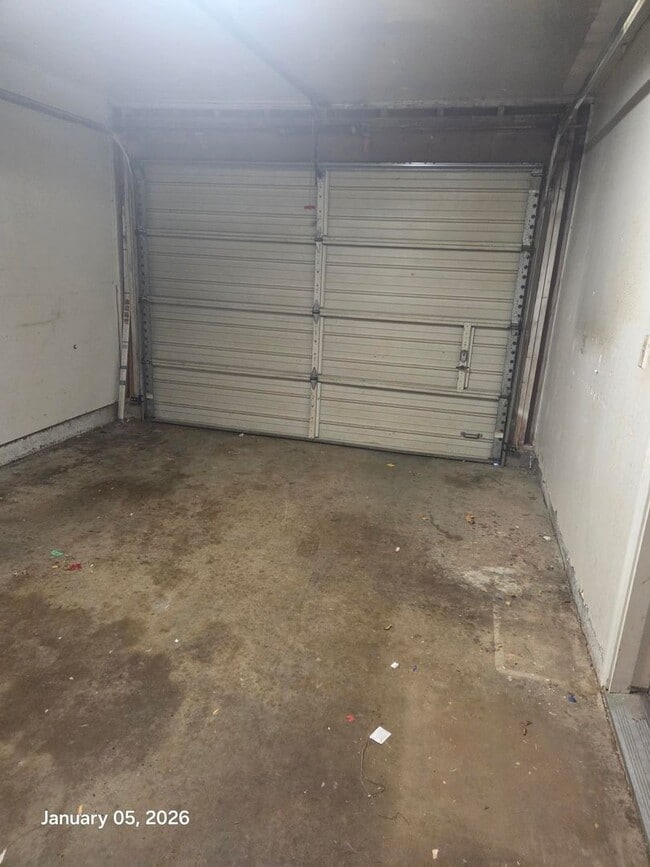 Building Photo - Great unit in a great neighborhood