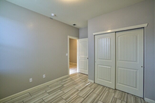 Building Photo - 11491 Summer Dr