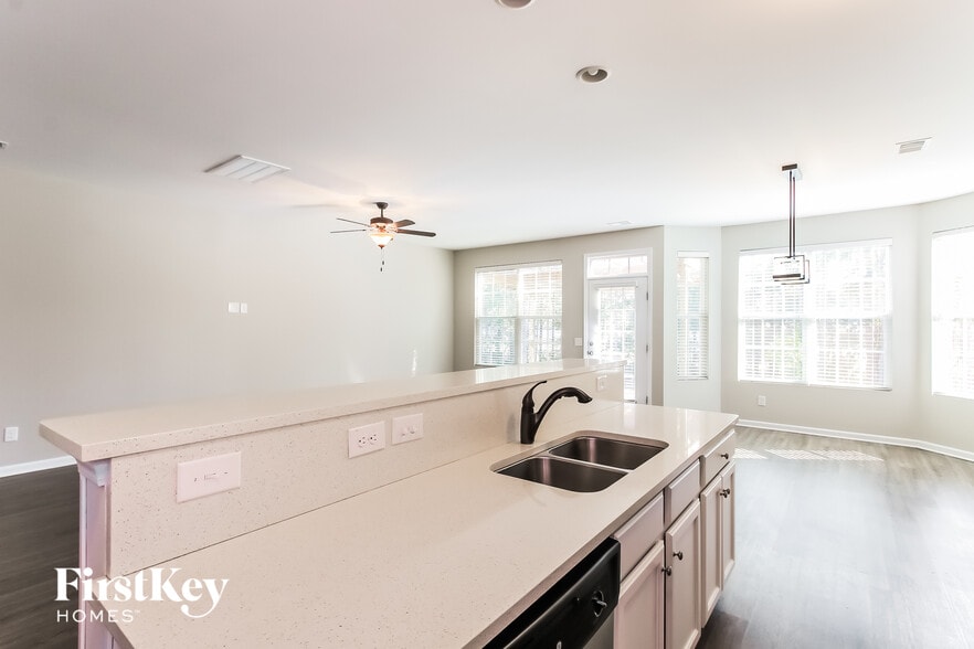 Building Photo - 9006 Cat Tail Pond Rd