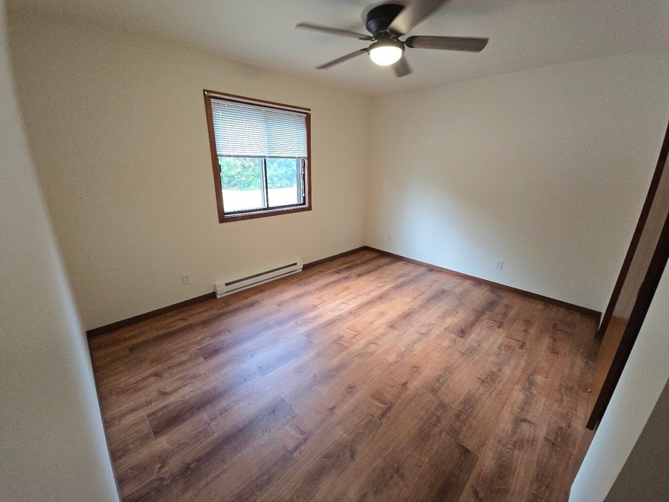 Master bedroom - 141 Maple Ave S