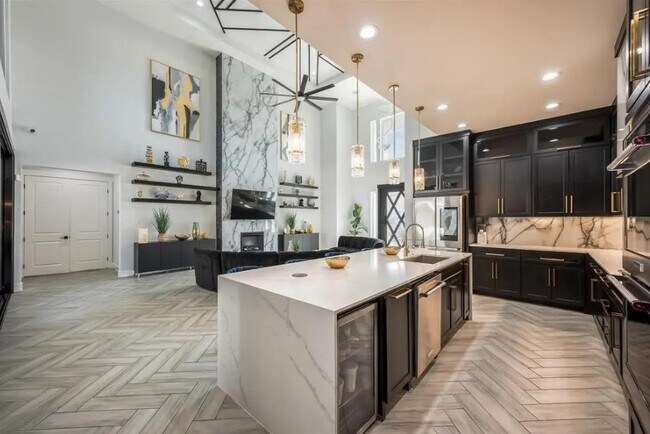 Building Photo - 13 Rd 660