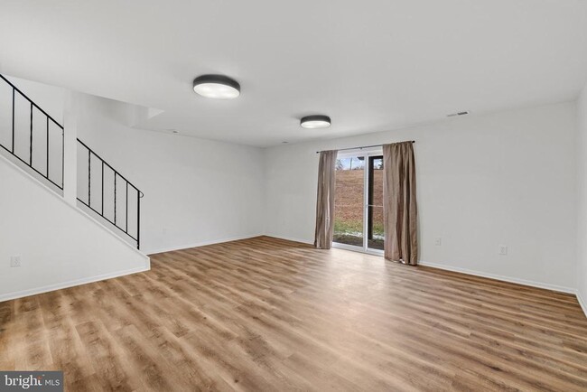 Building Photo - 6096 Majors Ln