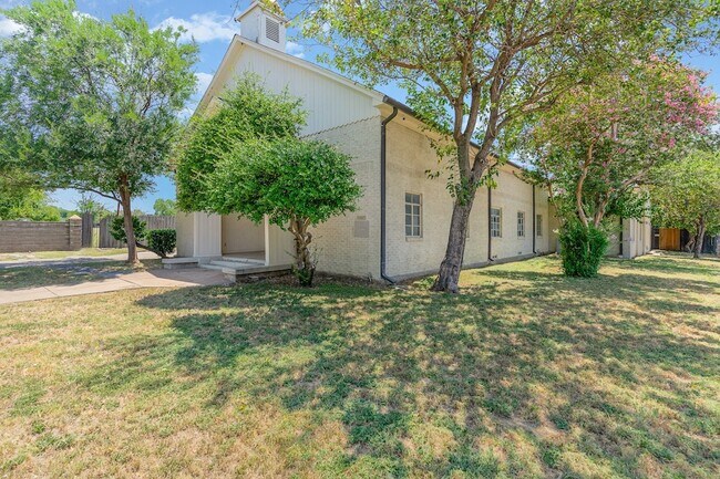 Primary Photo - 2602 Kings Rd