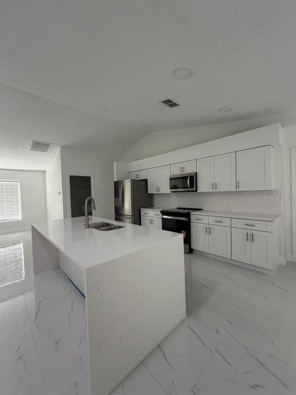 Building Photo - 10255 Norwick St