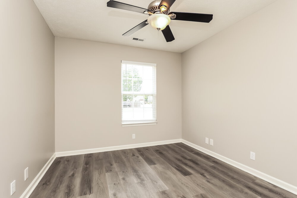 Building Photo - 1225 Eastwoods Dr