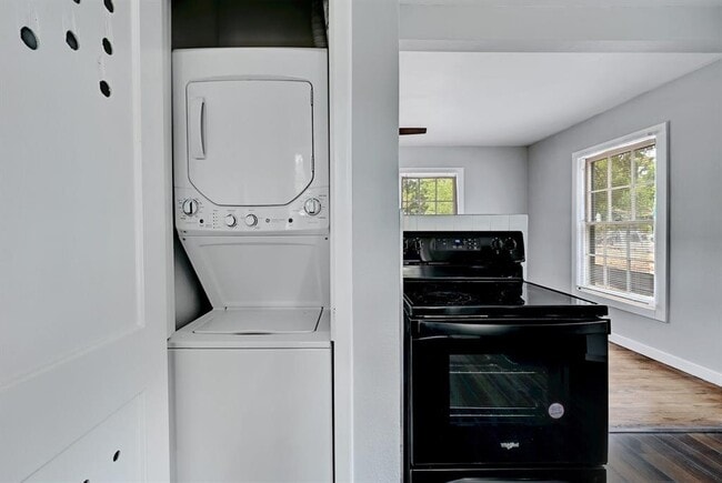 Building Photo - 4517 Jinx Ave