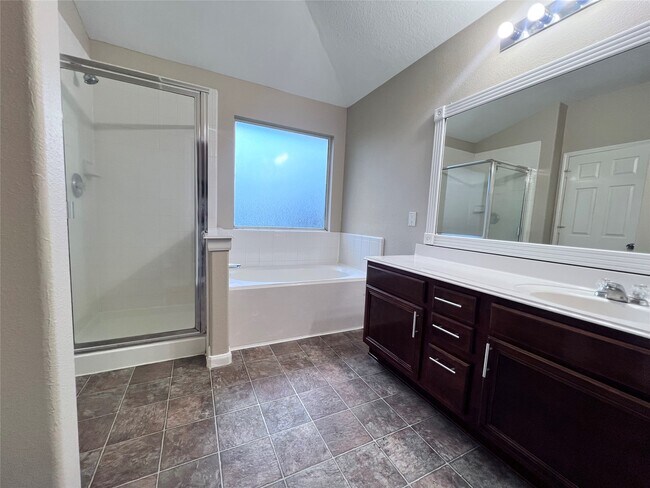 Building Photo - 11750 Pinemeade Ln