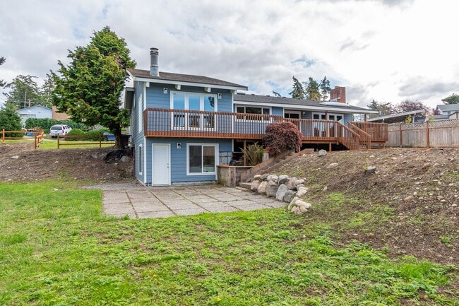 Building Photo - 4 bedroom/2 bath house in Deception Park View
