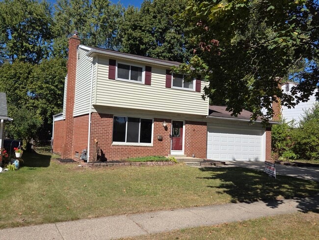 Primary Photo - 1775 Devon St