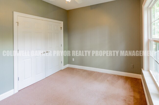 Building Photo - 1601 Bush Rd