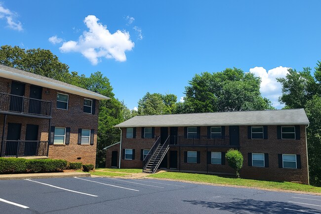 Building Photo - Parkway Apartments – Convenient 2-Bedroom ...