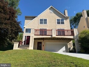 Building Photo - 102 Thomas Ln