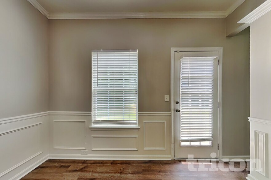 Building Photo - 30 Silver Willow Walk