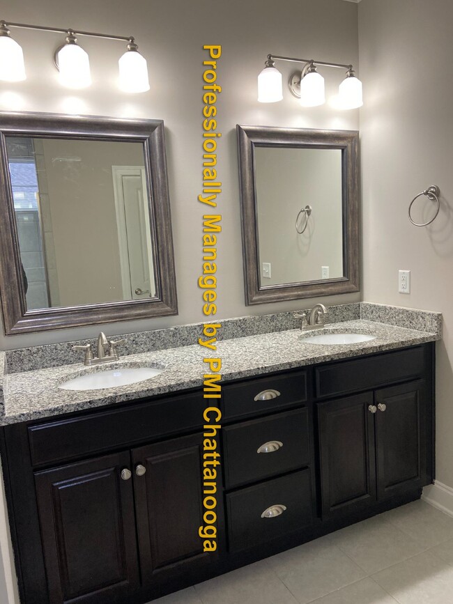 Building Photo - Gorgeous Home in Ooltewah
