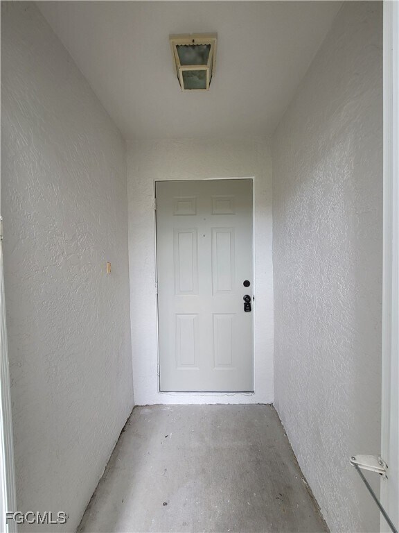 Building Photo - 545 SE 6th Terrace