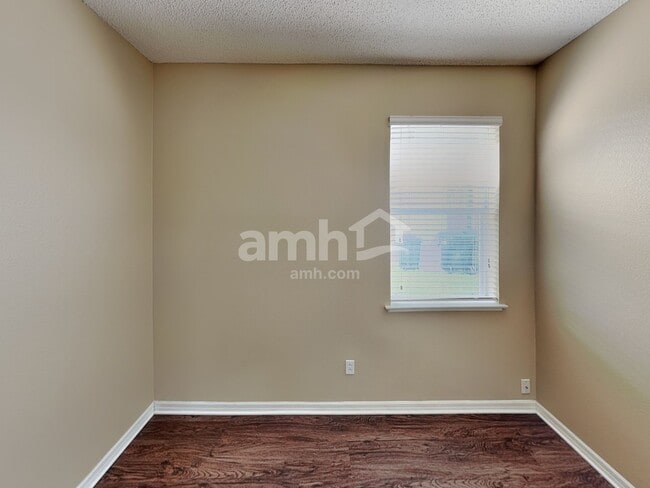 Building Photo - 1714 Cedar Lake Dr