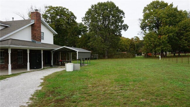 Building Photo - 107 N Elm Springs Rd