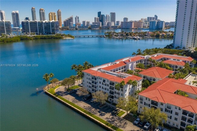 Building Photo - 3255 NE 184th St