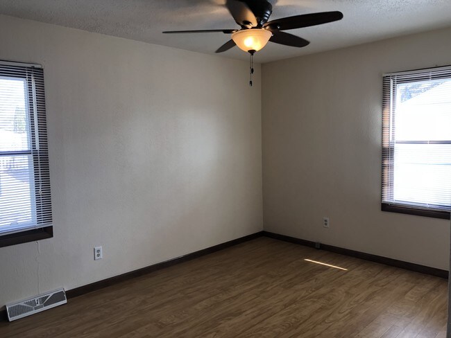 Building Photo - 733 39th Ave