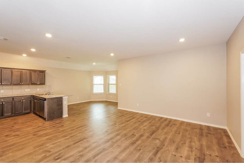 Building Photo - 1526 Woodlake Dr
