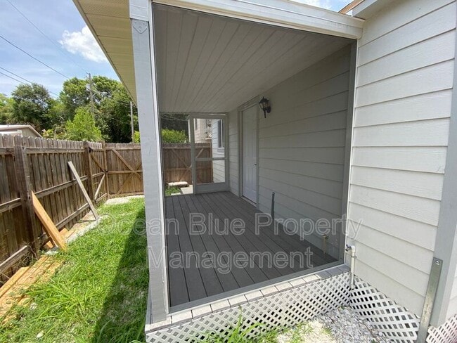 Building Photo - 4133 3rd Ave N