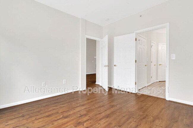 Building Photo - 4560 Strutfield Ln