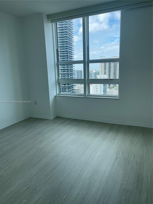 Building Photo - 951 Brickell Ave