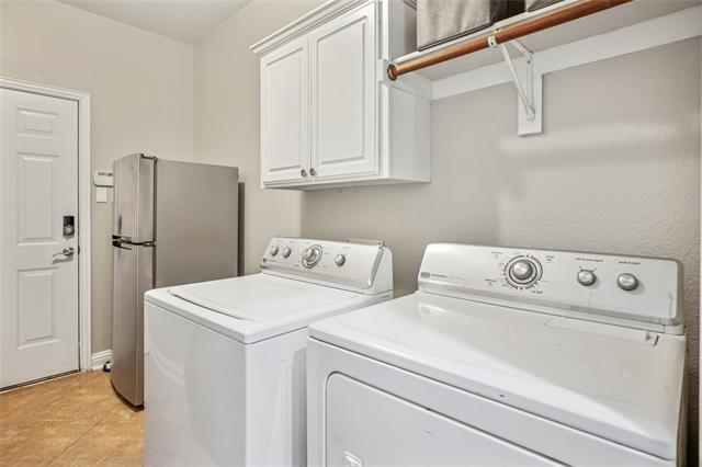 Building Photo - 8812 Bluffcreek Ln