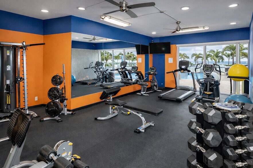 Building Photo - 3700 Galt Ocean Dr
