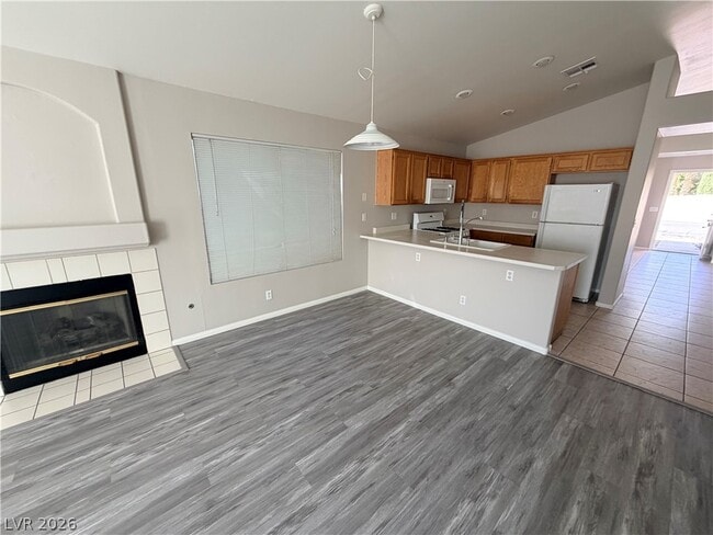 Building Photo - 765 Donelle Ave