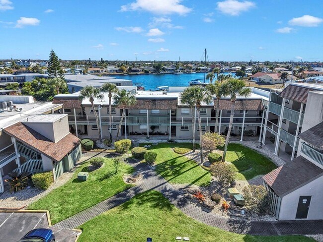 Building Photo - 1028 Apollo Beach Blvd