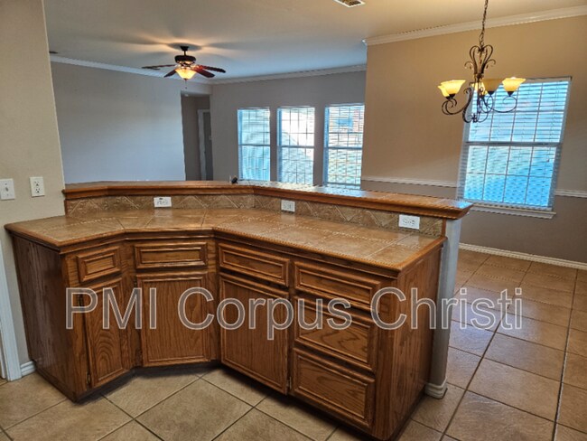 Building Photo - 2337 Handlin Dr