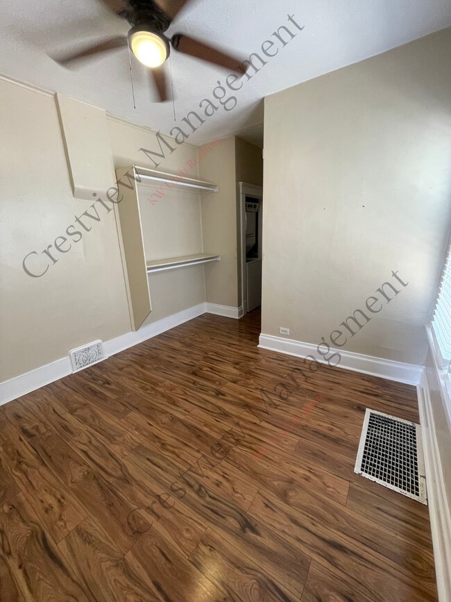 Building Photo - 564 29th St
