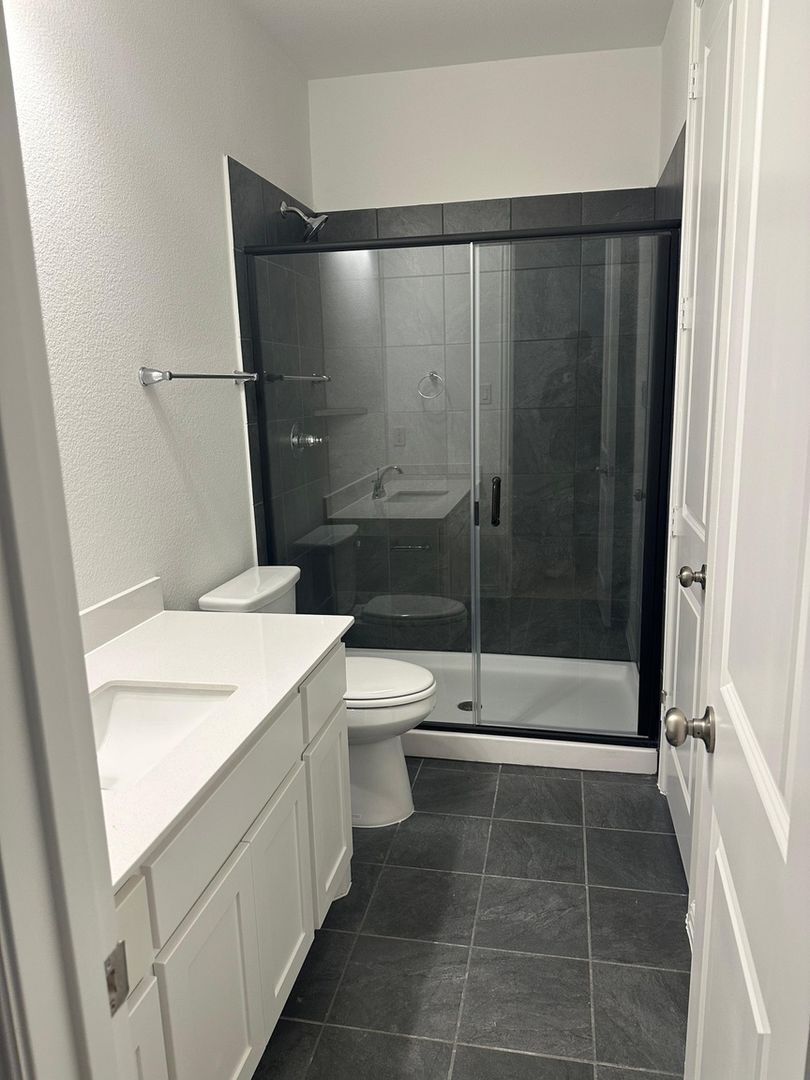 Building Photo - 613 Florence Trl