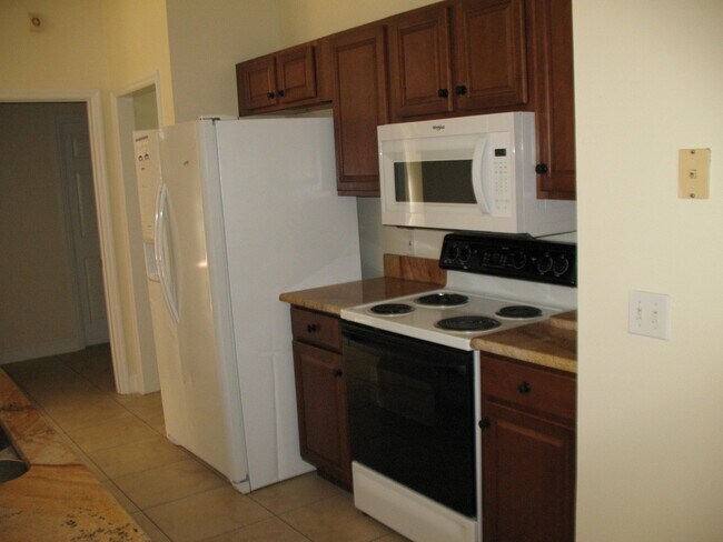 Building Photo - 8055 SW 134 Loop