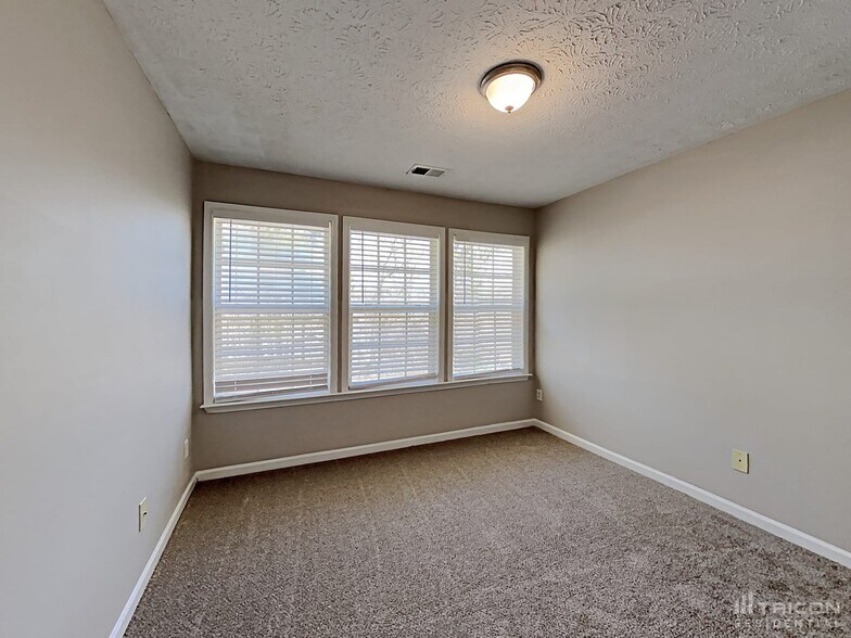 Building Photo - 706 Hot Springs Trail