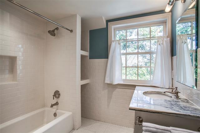 Building Photo - 6840 Lorna Ln