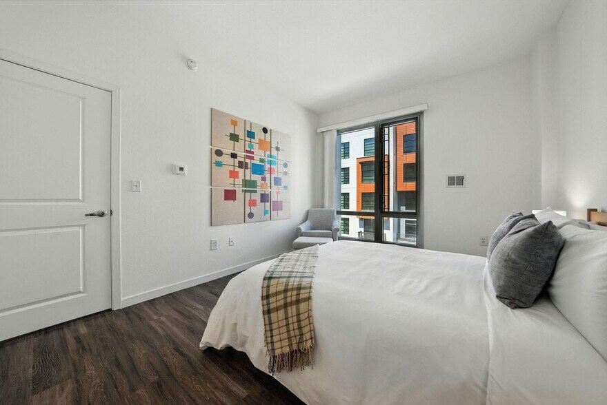 Building Photo - 1201 4th St