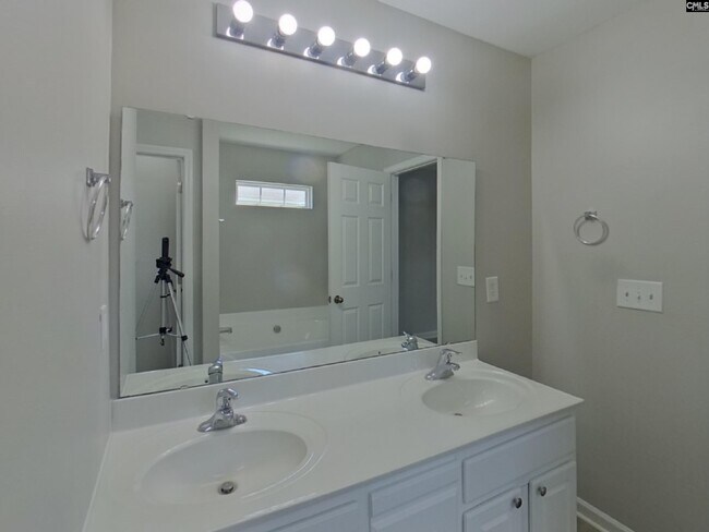 Building Photo - 414 Grand National Ln