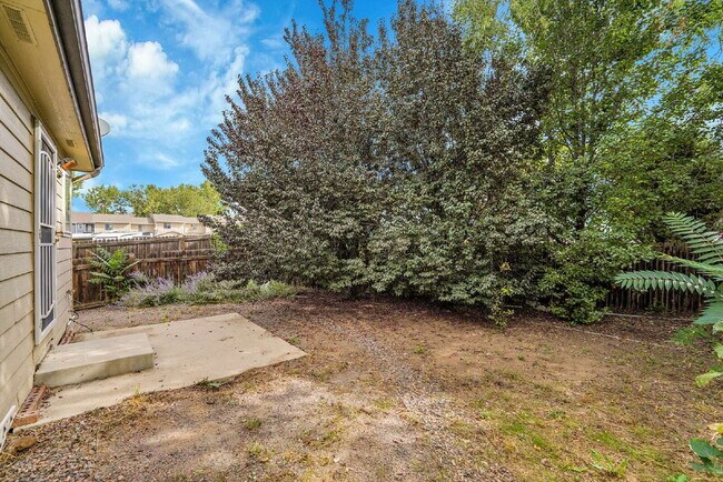 Building Photo - $2,550.00 - 3-bed, 3-bath split-level loca...