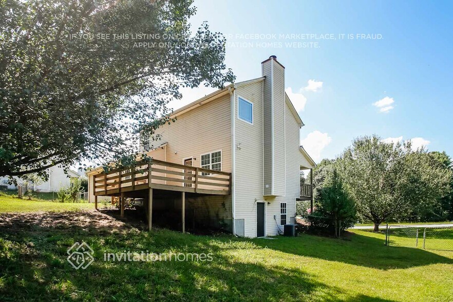 Building Photo - 2035 Amberly Glen Way