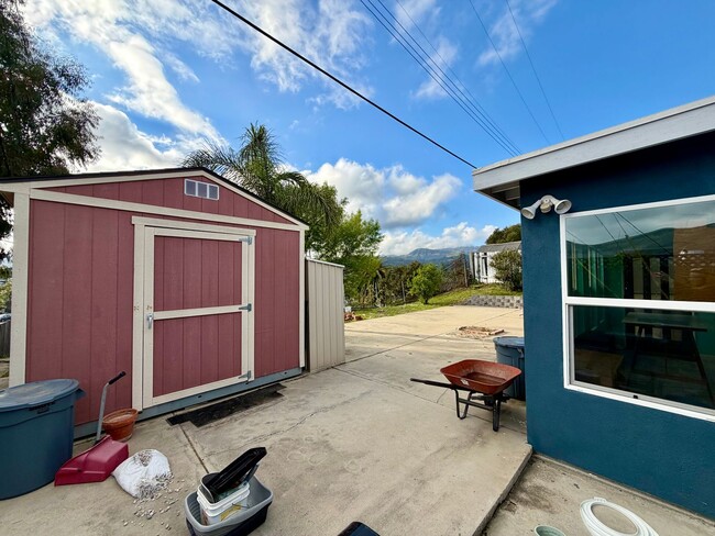 Building Photo - Charming 3 bedroom 2 bathroom house in Ventura!
