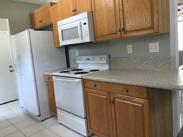 Building Photo - 5825 Reinke Dr