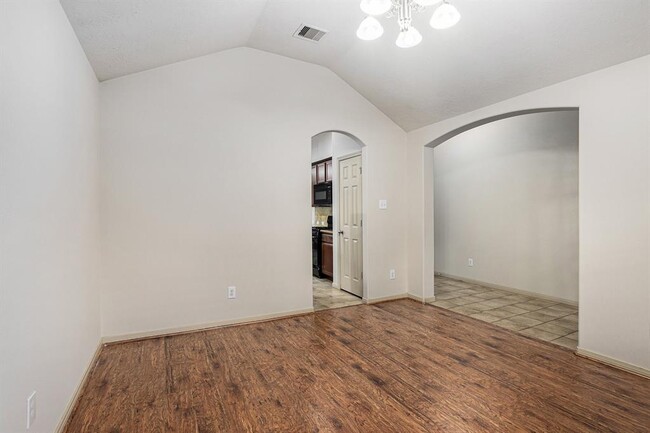 Building Photo - 25227 Ginger Ranch Dr