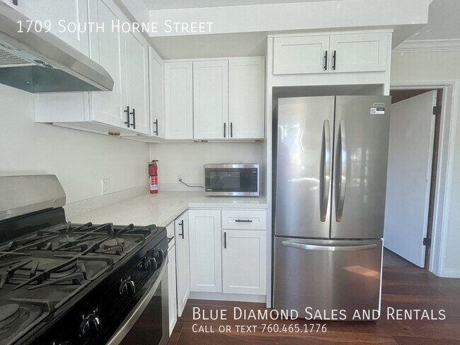 Building Photo - 1709 S Horne St