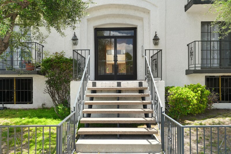 Building Photo - 5240 Whitsett Ave