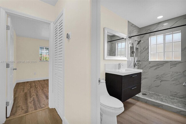 Building Photo - 5781 SW 25th St