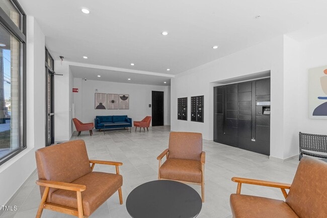 Building Photo - Newly Remodeled 2BD, 2BA Downtown Raleigh ...