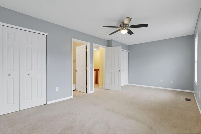 Building Photo - 243 Oxford Oak Dr